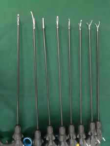 Juego de instrumentos de disector de pinza curvada Debakey fenestrada por laparoscopia de 8 piezas aprobada por la CE, pinzas manuales de acero inoxidable - Product Image 4