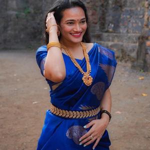 Saree de seda de nailon azul real para boda, elegante, elegante, diseño de saree, para novia, con diamantes, venta al por mayor - Product Image 6