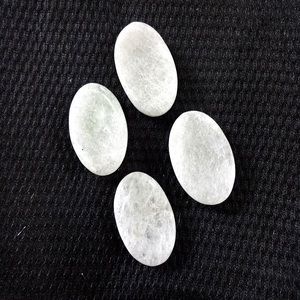 Pierre de cristal blanche King Worry faite à la main pierre précieuse de poche de guérison pierre semi-précieuse artisanat à vendre - Product Image 1