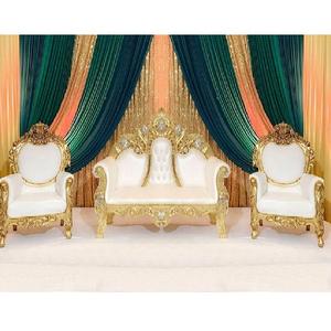 Conjunto de sofá de boda de oro blanco de diseño, conjunto de sofá de lujo para boda, muebles tallados pesados para muebles de boda indios, EE. UU. - Product Image 1