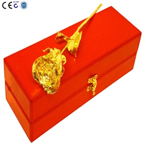 Rosa chapada en oro de 24k para San Valentín, jarrón impresionante, 2022 - Product Image 1