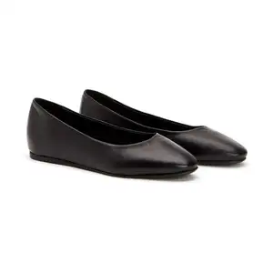 Pakistan Schwarze flache Schuhe für Damen hochwertige hand gefertigte Großhandels schuhe Frauen einfache flache Sandalen benutzer definierte Schuhe