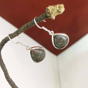 Pendientes unisex de Plata de Ley 925 al por mayor con piedras preciosas eudolitas estilo étnico Pear Cab rosa oscuro regalo fiesta boda - Product Image 5