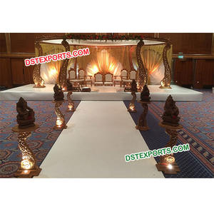 Mandap de Madera para Bodas Reales, Mandap Tradicional de Madera Tallada con Pilares de Pavo Real, Nuevo Diseño de Mandap de Madera para Bodas en Canadá - Product Image 1
