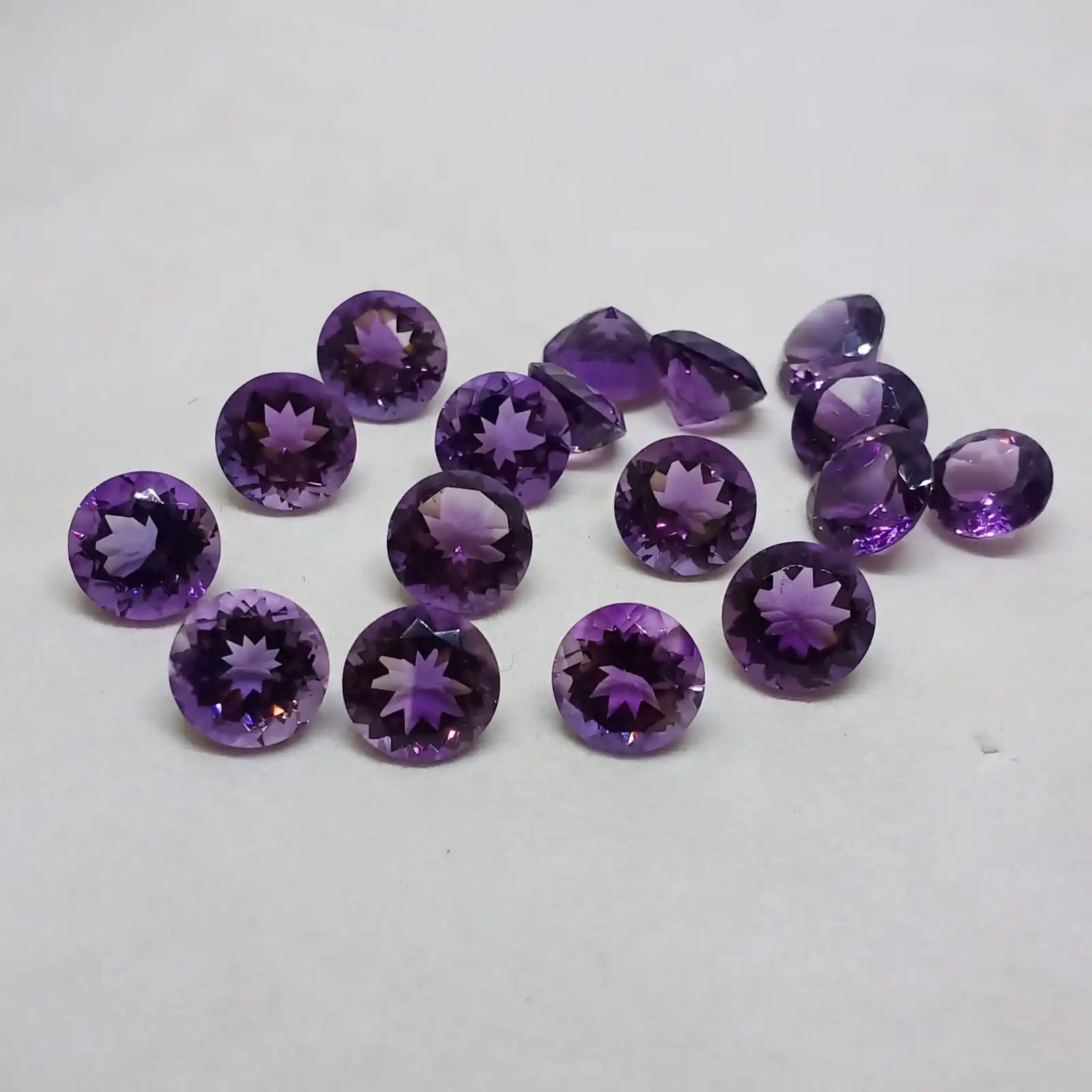 100% натуральный фиолетовый аметист, 10x10 мм Огранка круглая форма хорошее качество неоправленный полудрагоценный камень.