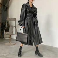 Veste en cuir véritable matelassée de qualité supérieure pour femmes avec fonction respirante et décoration brodée