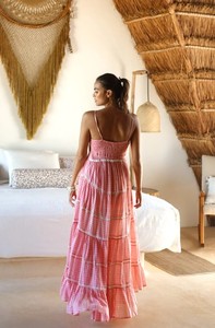 เดรสยาวทรงแม็กซี่สำหรับผู้หญิง ขายดี น่ารัก สไตล์ลำลอง เหมาะสำหรับวันหยุด พิมพ์ลายสีชมพู แต่งระบายเลื่อมที่คอ แต่งขอบลูกไม้ ผ้าฝ้ายทอ 100% - Product Image 3