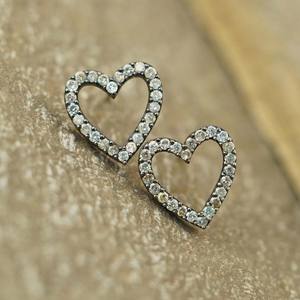 Pendientes de plata de ley 925 con forma de corazón, joyería minimalista - Product Image 1