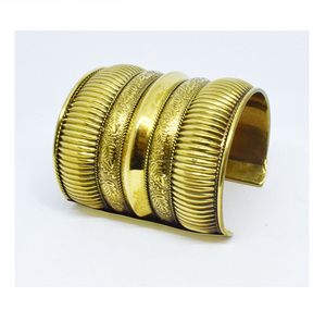Bracelet manchette en laiton marwari finition naturelle, bijou tendance 2027, best-seller en Chine, idéal pour les festivals - Product Image 2