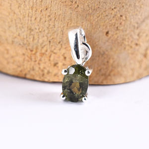 Colgante de moldavita auténtica para mujer, joyería hecha a mano de diseño auténtico, Gema Natural de moldavita certificada - Product Image 3