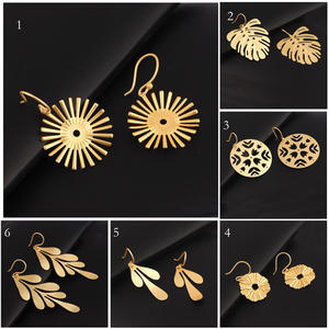 Qianzeva — boucles d'oreilles en laiton plaqué or mat pour femmes, nouveaux modèles, breloques de styliste, boucle d'oreille pendante - Product Image 2