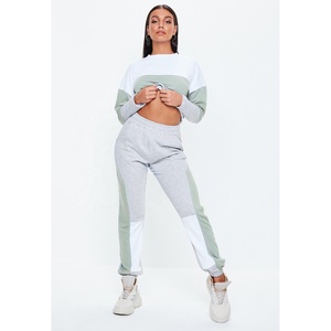 ชุดวิ่งขนแกะหนาสำหรับผู้หญิงชุดออกกำลังในยิมชุดออกกำลังแบบโอเวอร์ไซส์ตกแต่งเสื้อครอปท็อปลูกไม้แบบกำหนดเอง - Product Image 1