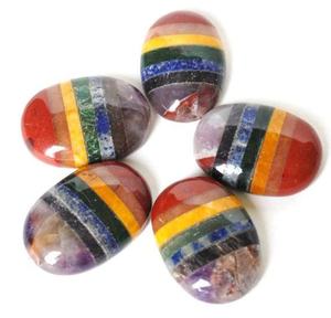 Vente en gros de sept chakras en quartz naturel poli AGATE Palmstone Feng Shui Home Decoration Crystal Bonded Gemstone Love - Product Image 1