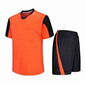 Uniformes de fútbol de poliéster 100% personalizados nueva camiseta de fútbol Unisex para hombres y niños con pantalones cortos ropa deportiva de calidad pura - Product Image 5