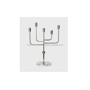 Candélabre en fil de fer fait à la main en métal enduit de poudre blanche pour la décoration de la maison ou les mariages impression personnalisée emballée dans une boîte - Product Image 4