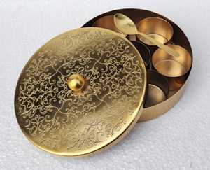 Boîte à épices en métal en laiton pour décoration de mariage et cadeau - Product Image 2