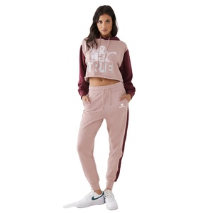 Vente flash Ensemble de survêtement 2 pièces pour femmes de haute qualité Logo personnalisé Survêtement d'hiver décontracté à capuche Coupe ajustée Coton-polyester Tailles - Product Image 1