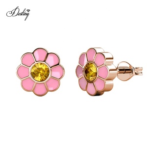 <span class=keywords><strong>Orecchini</strong></span> a Perno <span class=keywords><strong>con</strong></span> Fiore Margherita Rosa Impreziositi <span class=keywords><strong>con</strong></span> Cristalli Swarovski Daisini Senza Piombo e Nichel Gioielli in Argento 925 per Bambini - Product Image 6