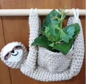 Perchas navideñas de ganchillo hechas a medida, de plantas de ganchillo con asas de yute y perchas grises en forma de animal - Product Image 2