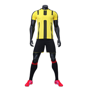 Maillot et short de football pour homme, sublimé, col rond, manches courtes, polyester premium, logo personnalisé - Product Image 1