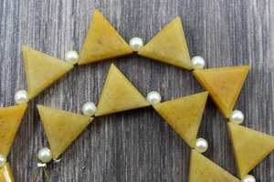 Natural Yellow <b>Aventurine</b> Gemstone 16 Pieces Faceted Trillion Shape Semiprecious Stones Briolette Beads Wholesale - Product Image 4