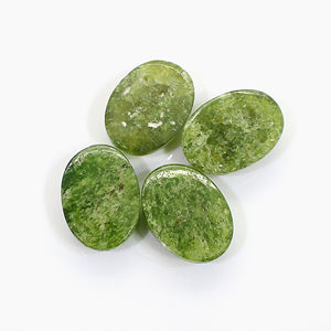 อิชู เจมส์ เซอร์ทิฟายด์ พลอยธรรมชาติสีเขียวเฮนน่าแจสเปอร์ 4 เม็ด ขนาด 18x13 มม. รูปไข่แบบคาโบชอง น้ำหนัก 56.20 กะรัต จากอินเดีย - Product Image 3