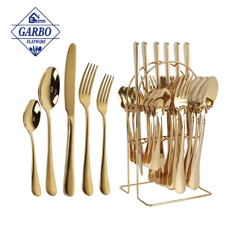 الفاخرة نمط التسلق الذهب 410ss مجموعة أدوات المائدة من 24 قطعة PVD الذهبي الفولاذ المقاوم للصدأ مجموعة أدوات المائدة مع حامل معدني آمنة في غسالة صحون