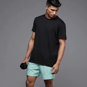 Pantalones cortos de secado rápido de color liso para hombre con bolsillos y cordón en la cintura, pantalones cortos informales, azul claro - Product Image 3