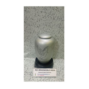 โกศสำหรับเผาศพอะลูมิเนียมสีเงินคุณภาพสูงพร้อมอุปกรณ์งานศพนกพิราบ - Product Image 1