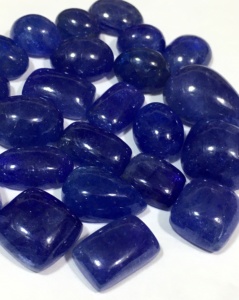 Piedras naturales sueltas de tanzanita de alta calidad, cabujón liso pulido liso, fabricación de joyas con forma mixta, precio mayorista por quilate - Product Image 4
