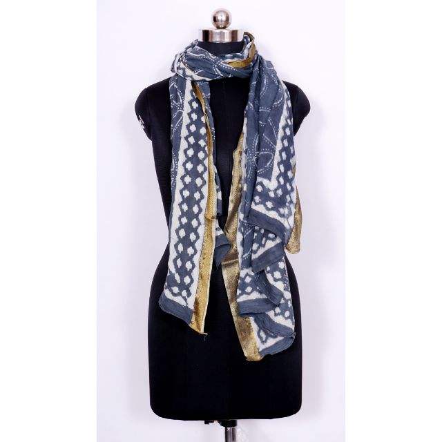 สีเทาเข้ม