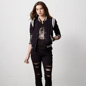 Varsity Bomber Jacket pour femmes Fabricants de doublure en laine de haute qualité Vente en gros directe-Vestes universitaires de vol d'hiver à boutons solides - Product Image 2