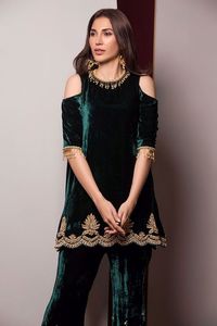 NEW--DAZZLING--BOTTLE-GREEN--VELVET--KURTA, PLAZO WITH-BEAUTIFUL---ZARI trabajo, para fiesta, ropa, boda = 2021 - Product Image 2