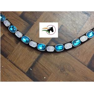 Bandeau de tête pour cheval tendance avec de petits cristaux ovales bleus et blancs, boucle adhésive ouverte à l'arrière pour un luxe abordable - Product Image 2