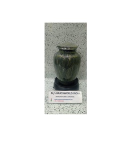 Urna de cremación de aluminio Brassworld, suministros funerarios de la India - Product Image 1