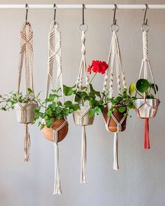 Cintre de pot de plante en macramé moderne fait à la main avec 4 pieds Tissu de décoration moderne de l'Inde Idée cadeau du Nouvel An - Product Image 4