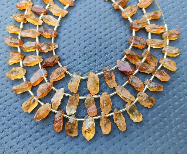 สีเหลือง