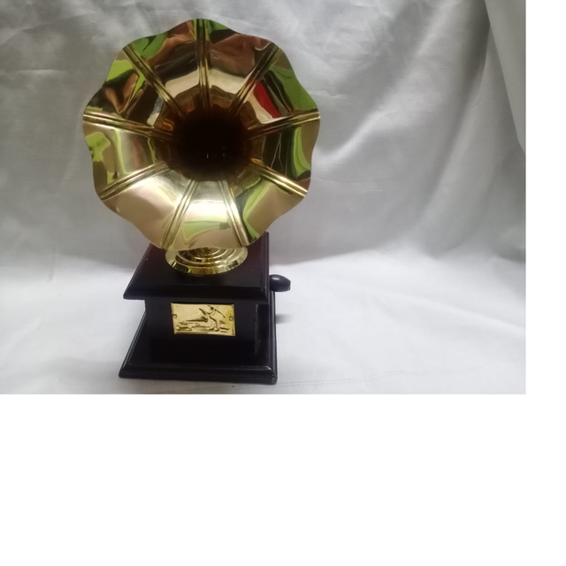 Custom Made Old Antique Look Gramophones for Home Decoration and Home Decor Stores.