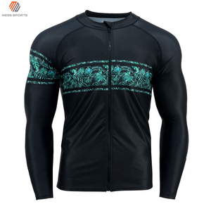 Rashguard à manches longues pour hommes, noir avec imprimé tropical, chemise de bain à séchage rapide, vêtements de protection solaire pour adultes - Product Image 2