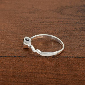 แหวนพลอยโมลดาวิทสามเหลี่ยมแบบตัดเร็วมีเอกลักษณ์สายรัดดีไซน์สีเงินสเตอร์ลิง S925เครื่องประดับที่ดีที่สุดสำหรับงานแต่งงาน - Product Image 3