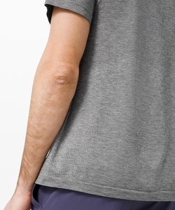 เสื้อยืดแขนสั้นผู้ชายสีพื้น คลับ แบล็ค ไวท์ ผ้าฝ้าย 100% รับผลิตตามสั่ง พิมพ์ลายกราฟิกโลโก้ ขายส่ง OEM - Product Image 4