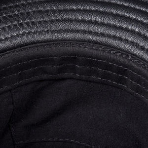 หมวกถังหนังแท้แฟชั่นเกาหลีสำหรับทุกเพศตามมาตรฐานสากล - Product Image 5