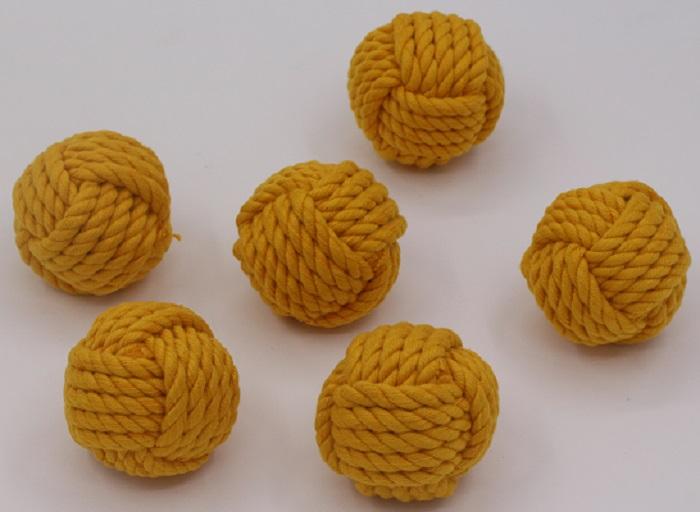 สีเหลือง