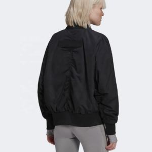 Service OEM Manteaux pour hommes Veste de course personnalisée Bomber brodée en satin Vêtements pour hommes Veste de course - Product Image 3