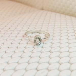 Anillos de Compromiso y Boda de Plata de Ley 925 para Mujer con Hermosa Gema de Amatista Verde, Joyería Fina con Engaste de Bisel, Ecológicos, Ideales para Fiestas - Product Image 2