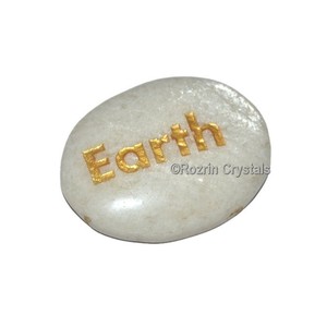 Piedra de la luna grabada, piedra curativa de palabras de la tierra: piedra de la luna grabada, piedra curativa de palabras de la tierra en venta - Product Image 1