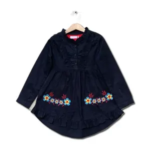 Conception de robe de bébé, robe de bébé Robes décontractées Manches Printemps décorées avec des robes de coton de bouton