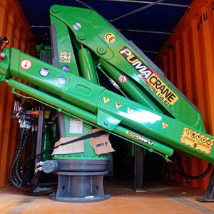 Grue de navire à flèche hydraulique PUMACRANE de haute qualité pour pont marin fabriquée selon des normes élevées pour les bateaux - Product Image 1