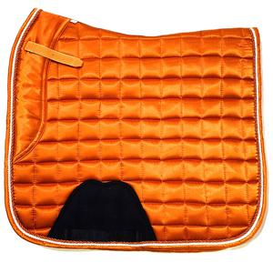 Tapis de selle de dressage en mousse à mémoire de forme - Protection anatomique du dos du cheval avec doublure respirante et performance antidérapante - Product Image 1