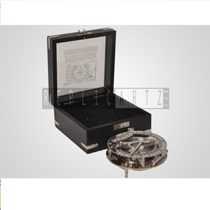 Boussole solaire nautique en laiton avec boîte en bois, objet décoratif |   Boussole marine vintage gravée, cadeau de voyage pour le camping - Product Image 3